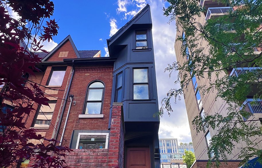 half-house-weird-things-in-toronto-main-long
